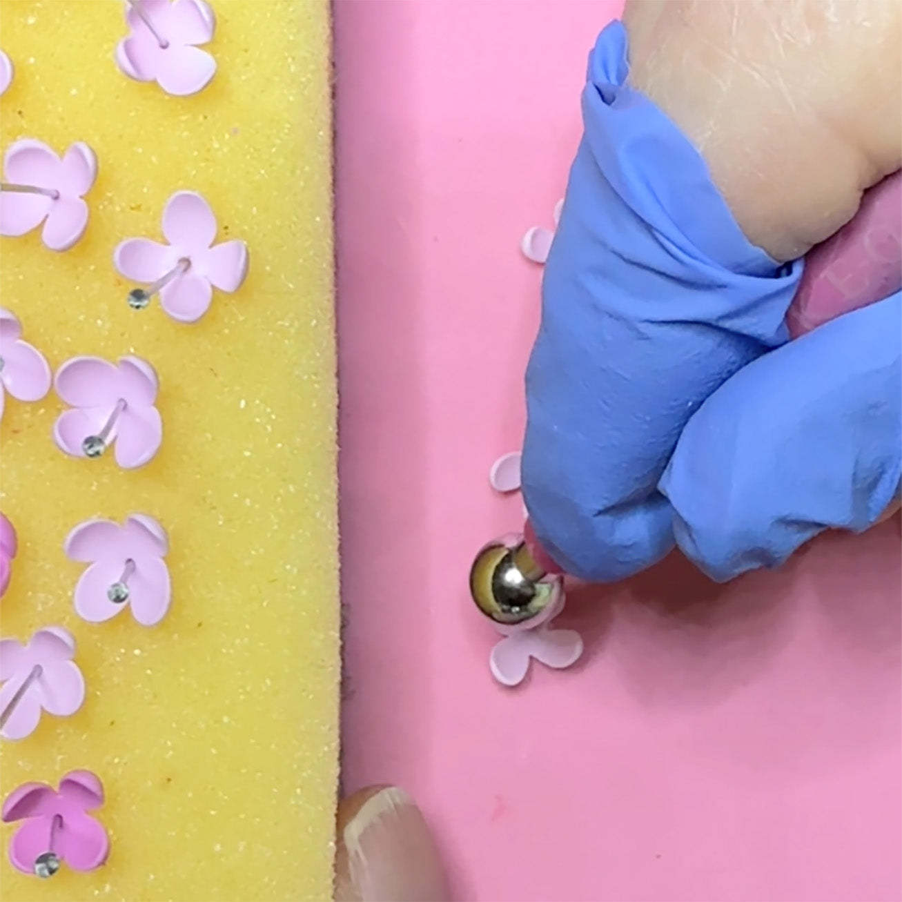 Kukkapilvi korvakorut pink – vaaleanpunainen kukkakoru työn alla – handmade pink flower earrings in process, lightweight Nordic jewelry from Finland byMinta