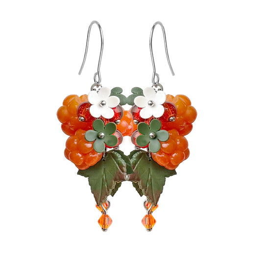 Hillasuokorvakorut – käsintehdyt hillakorvakorut Suomesta, nordic berry earrings, handmade in Finland