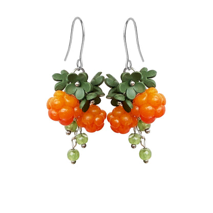 Hillaverso korvakorut – käsintehdyt hillakorvakorut Suomesta, nordic berry earrings, handmade in Finland