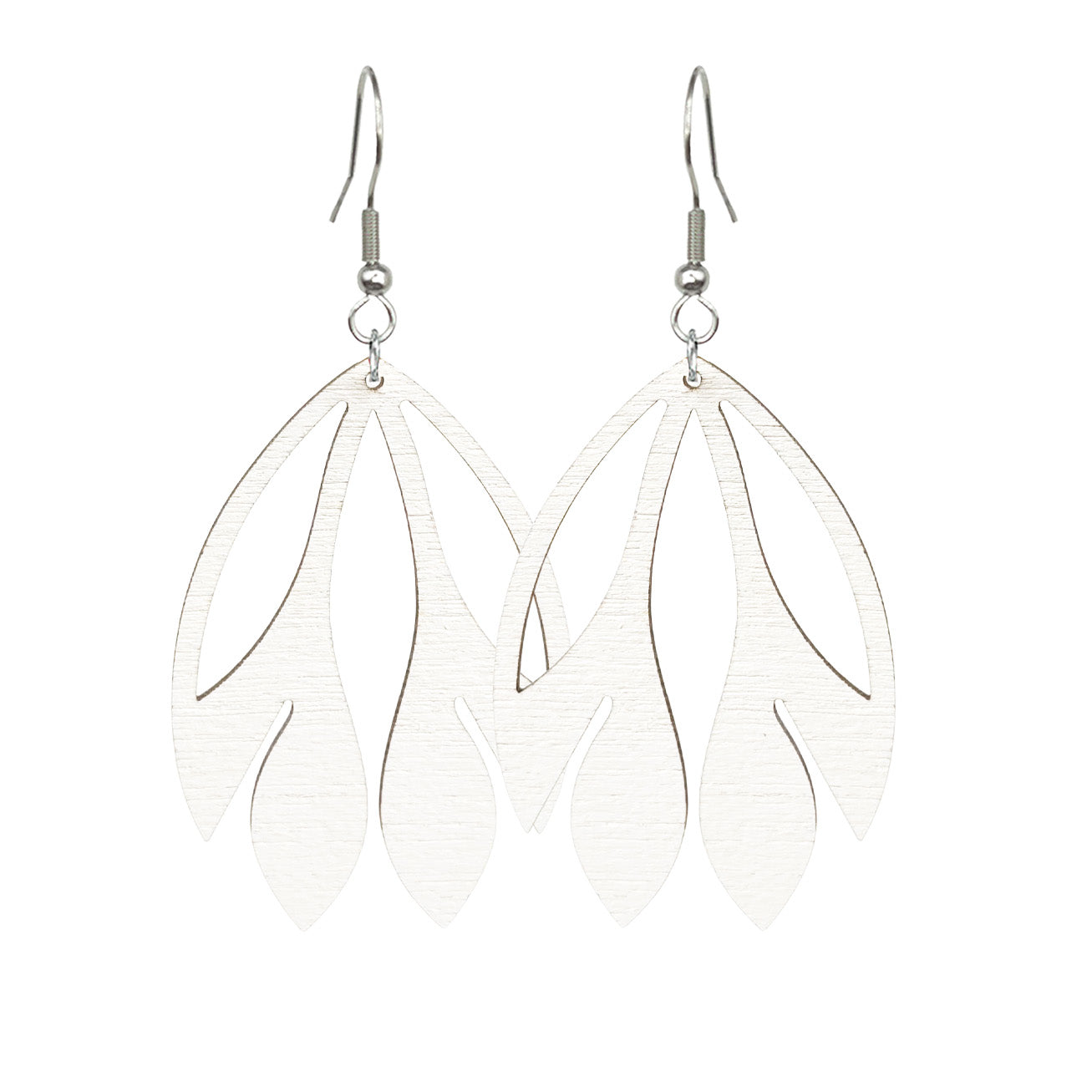 kaaristo korvakorut valkoinen – näyttävät vanerikorvakorut – lightweight statement wooden earrings Finland byMinta