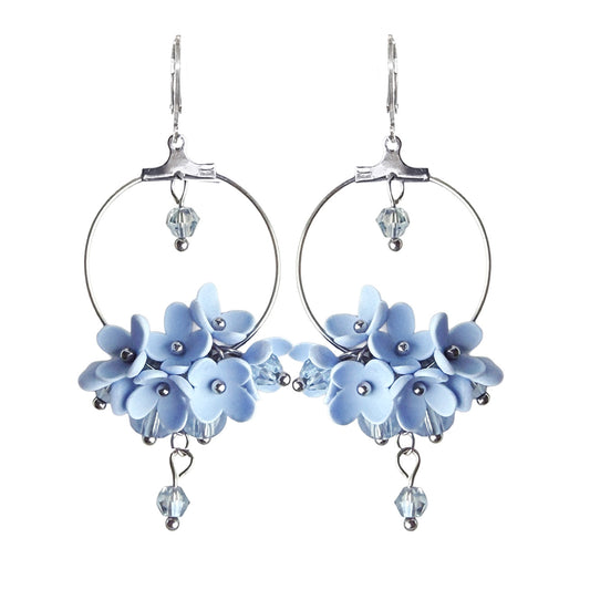 Kukkaköynnös korvakorut – vaaleansiniset kukkakorvakorut, käsintehty Suomessa byMinta