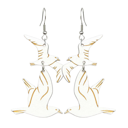 lokki korvakorut – lokki meren yllä koivuvaneri, kaiverrettu ja kevyt | seagull earrings birch plywood engraved byMinta