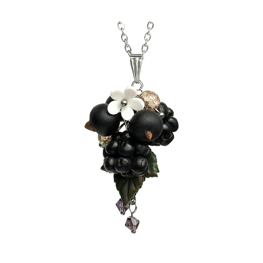 Marjasato kaulakoru – käsintehty marjakoru Suomesta, handmade berry necklace