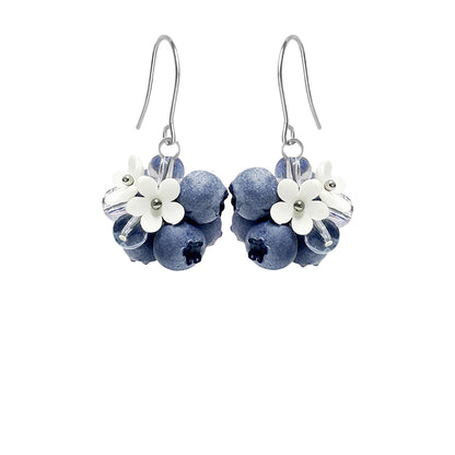 Mustikkakimppu korvakorut – käsintehdyt marjakorut Suomesta, handmade berry earrings