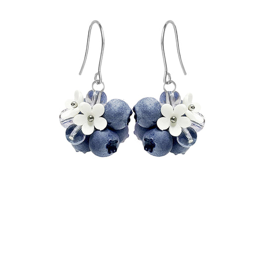 Mustikkakimppu korvakorut – käsintehdyt marjakorut Suomesta, handmade berry earrings