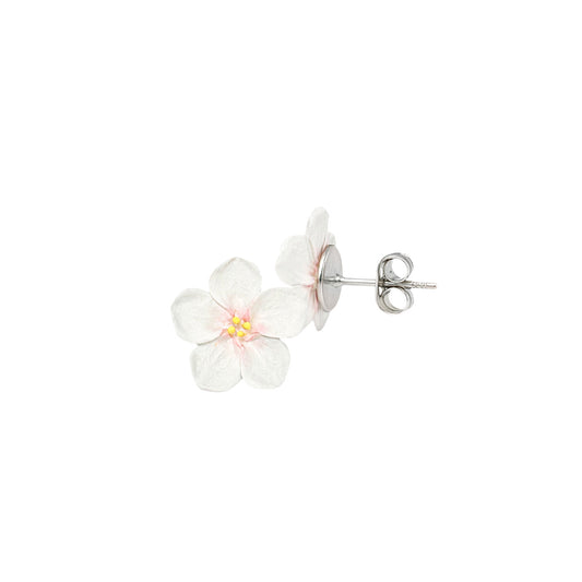 omenakukka nappikorvakorut vaaleanpunainen kukka – handmade flower stud earrings Finland byMinta